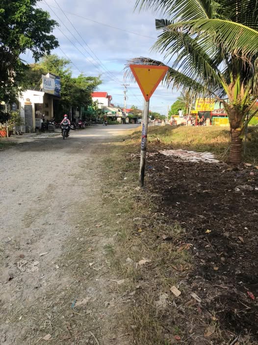 Nhà nát Tân Phú 357m² giá 950 triệu - Cơ hội đầu tư hấp dẫn!