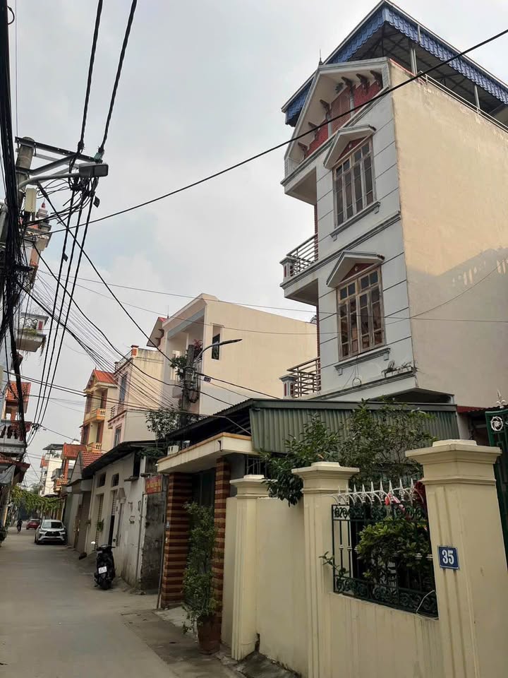 Nhà 3 tầng 95m² Lưu Xá, Hoài Đức - Giá 11.9 tỷ, Đường ô tô vào tận nơi!