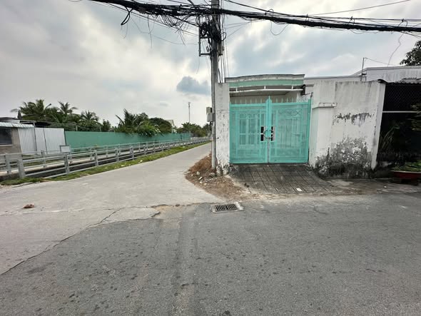 Nhà Phú Tân Bến Tre 112.6m² giá 1.95 tỷ - Mặt tiền hẻm Sân Bia, hướng Tây Bắc