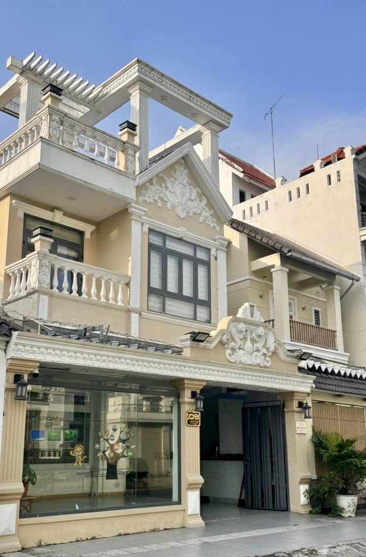 Biệt thự khu Tên Lửa Bình Tân 160m² giá 19.5 tỷ - Không gian sống sang trọng!