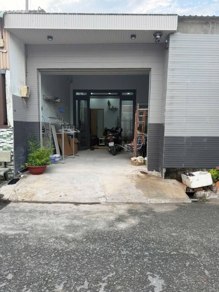 Nhà mặt tiền đường Trung Đông 3A, Hóc Môn 90m² giá 2.75 tỷ - Sẵn sàng vào ở!