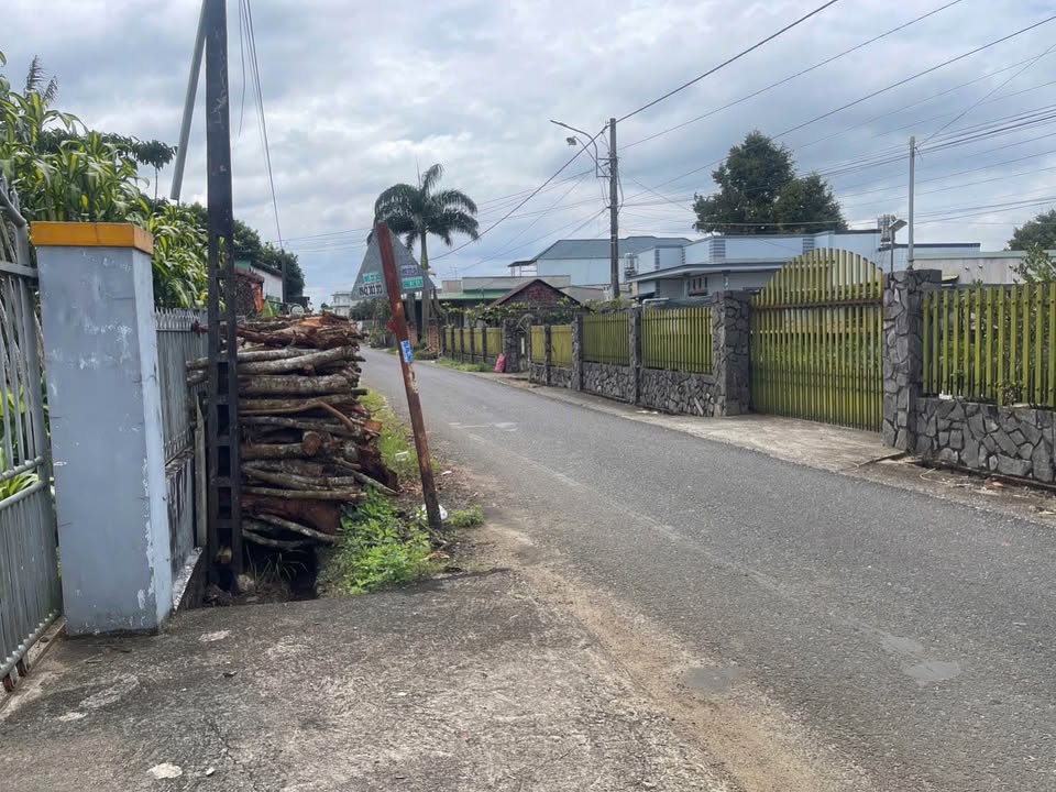 Nhà cấp 4 hẻm 172 Phan Chu Trinh, Bảo Lộc 231m² giá 2.3 tỷ - Hướng Tây Bắc, đầy đủ pháp lý!