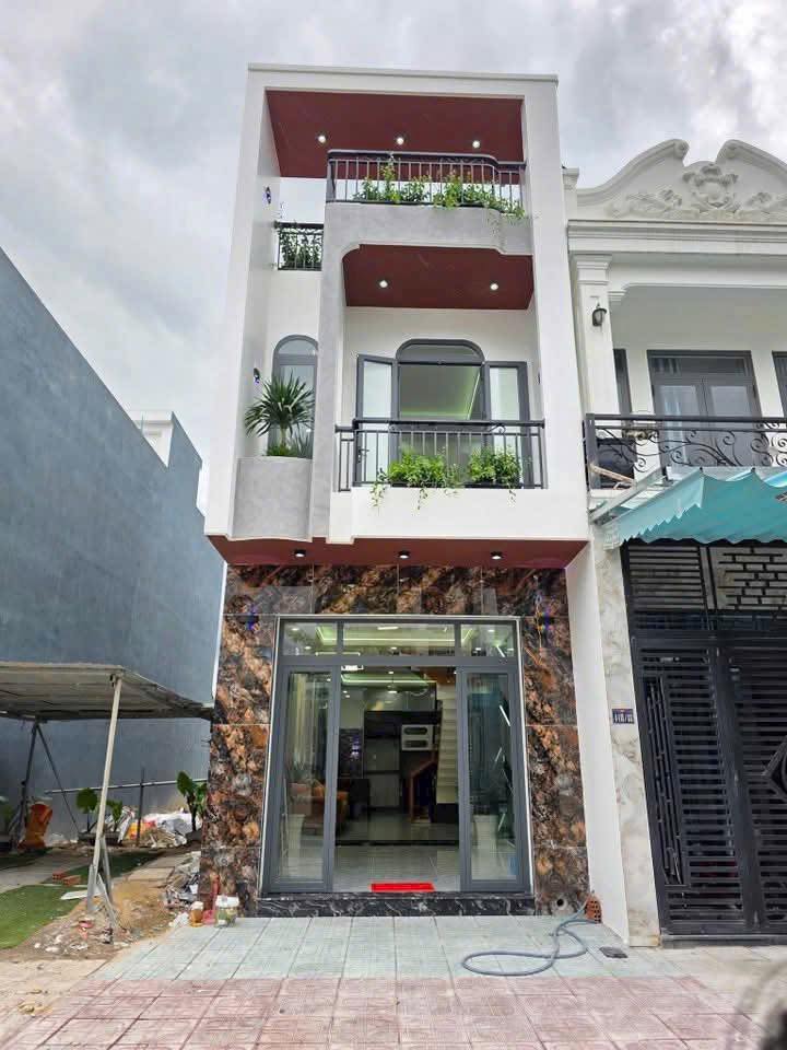 Nhà mới đẹp 2 tầng tại Tân Hiệp, 70m², giá 1.6 tỷ - Sổ hồng đầy đủ!