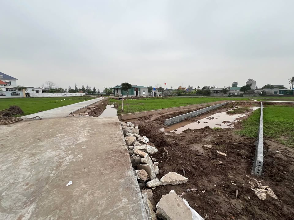 Đất nền Kiến Xương Thái Bình 135m² - Đường rộng 10m, xe 16 chỗ vào tận nơi!