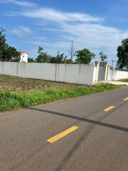 Đất nền mặt tiền đường Tháp Nước, xã Đất Đỏ, 827m² - Giá 3.35 tỷ thương lượng nhẹ!