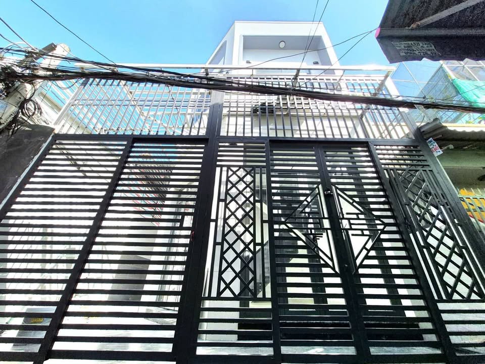 Nhà 1 trệt 2 lầu tại Hẻm 1982 Huỳnh Tấn Phát 54m² giá 4.35 tỷ - Sổ hồng đầy đủ!