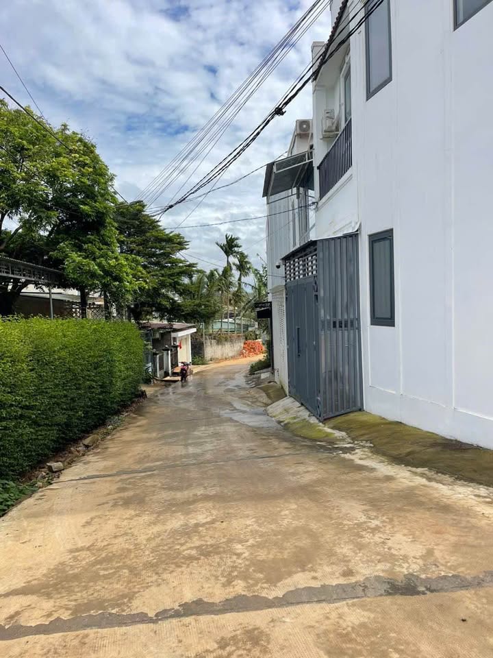 Nhà riêng hẻm Lê Thị Hồng Gấm, Pleiku 100m² giá 1.55 tỷ - Vào ở ngay!