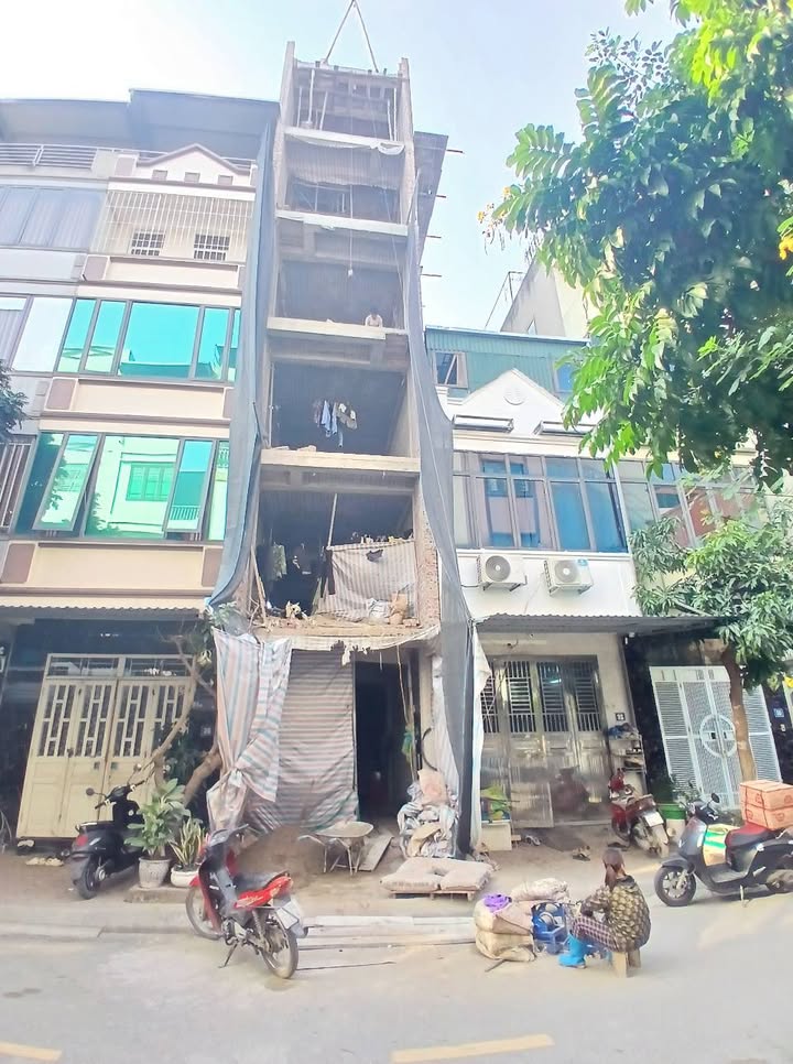 Nhà phố TĐC Thạch Bàn 35m² giá 13.85 tỷ - Chính chủ bán gấp!