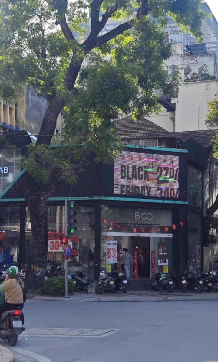 Nhà mặt phố Hàng Điếu quận Hoàn Kiếm 40m² giá chỉ 30 triệu - Vị trí đắc địa cho kinh doanh!