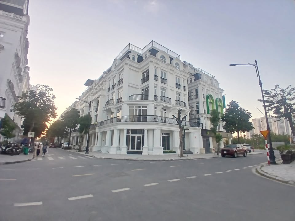 Shophouse cho thuê tại KĐT Luiiss City Đại Mỗ 185m² giá thỏa thuận - Lô góc đắc địa!