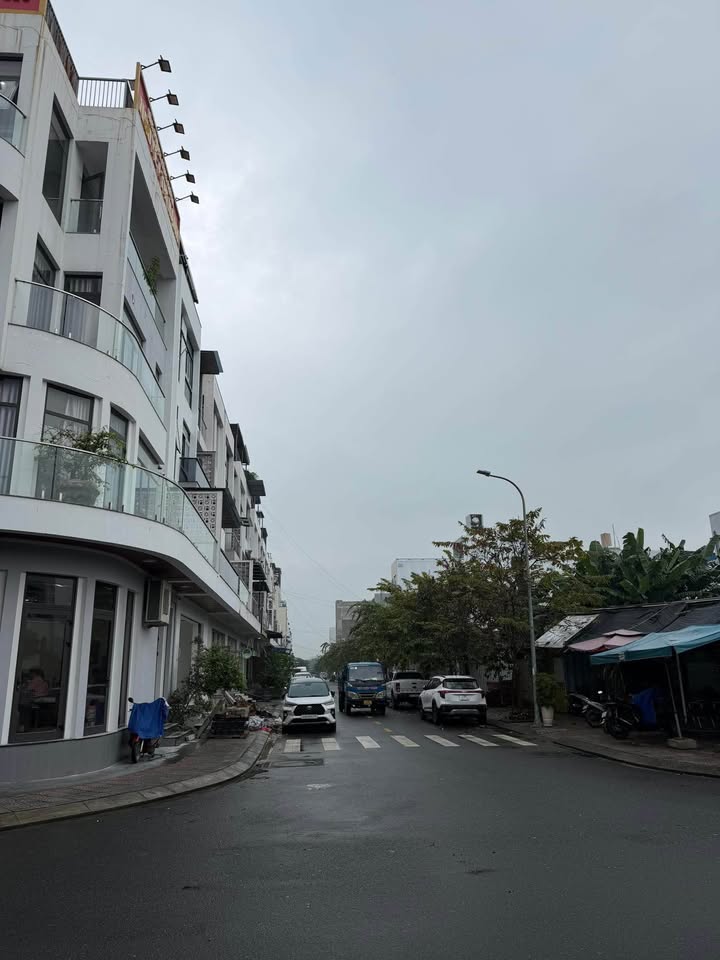 Đất nền đường Hòa Phú 31, Liên Chiểu, Đà Nẵng 95m² giá 7.15 tỷ - Đối diện công viên thoáng mát!