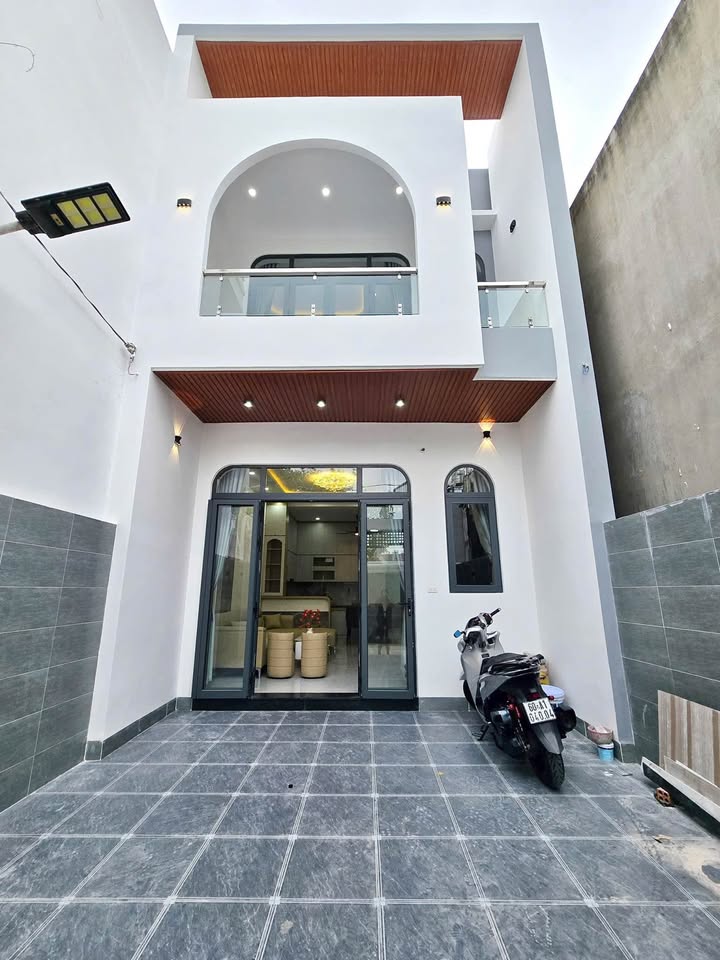 Nhà phố Trảng Dài, Biên Hòa 5.17m giá 3.58 tỷ - Bán gấp, nội thất xịn!