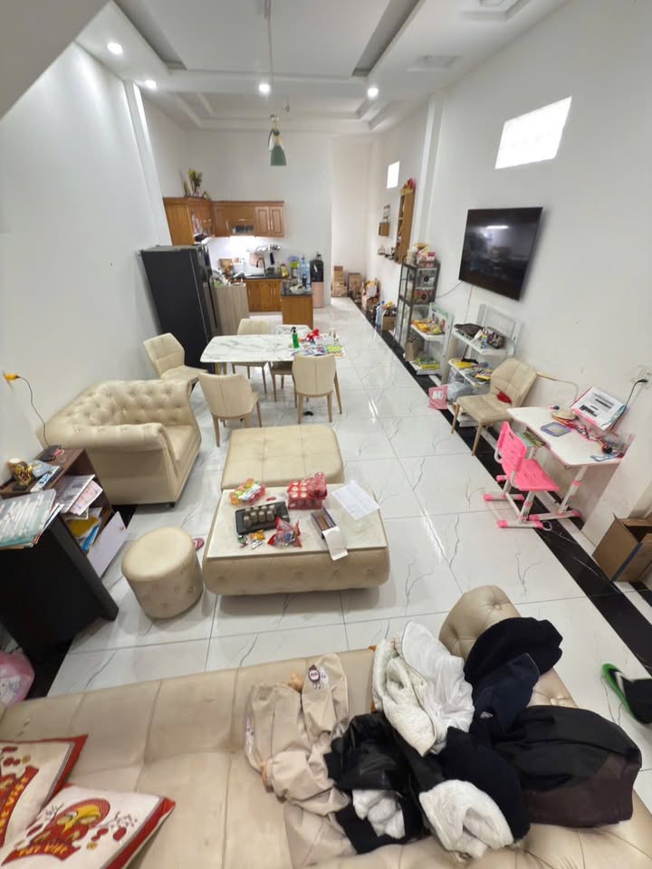 Nhà bán đường Cù Chính Lan, Đức Trọng, Lâm Đồng 136.4m² giá 4.5 tỷ - Vị trí trung tâm, tiện kinh doanh!