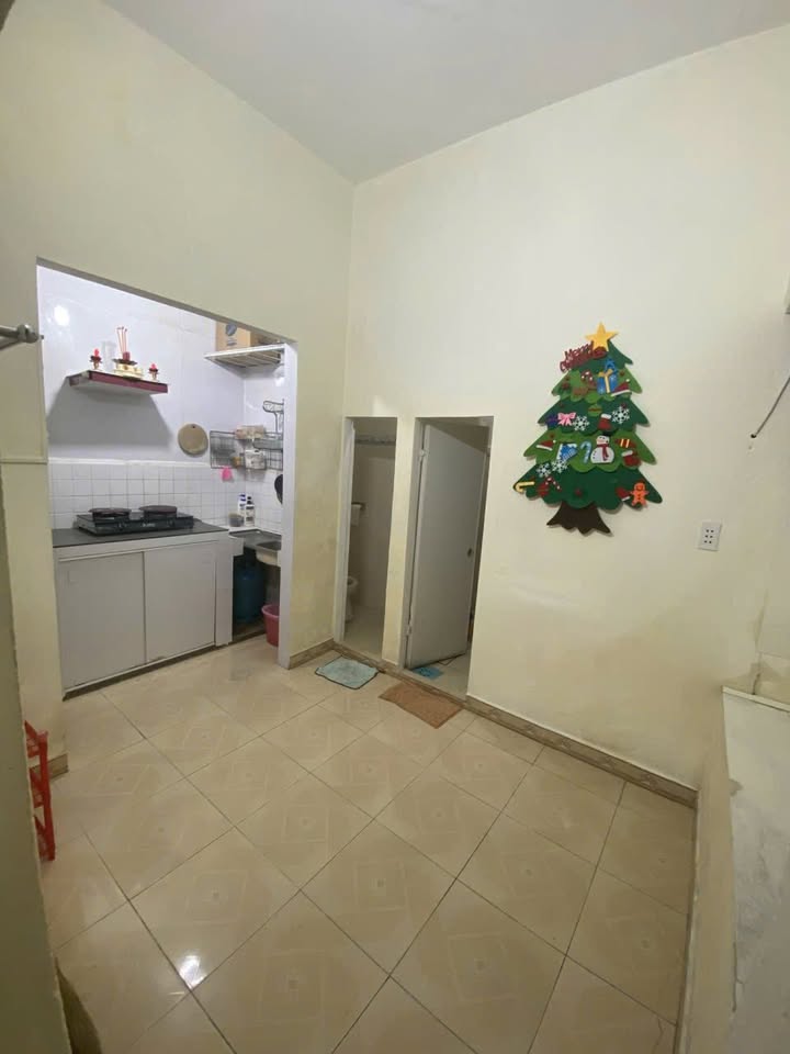 Nhà cho thuê 3 tầng kiệt Hoàng Diệu, Hải Châu 3PN giá 8 triệu - Phù hợp cho gia đình!