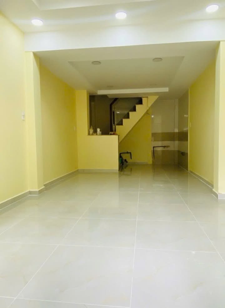 FrontHouse quận 10 mặt tiền Nguyễn Tri Phương 103m² giá 15.26 tỷ - Kinh doanh siêu đỉnh!