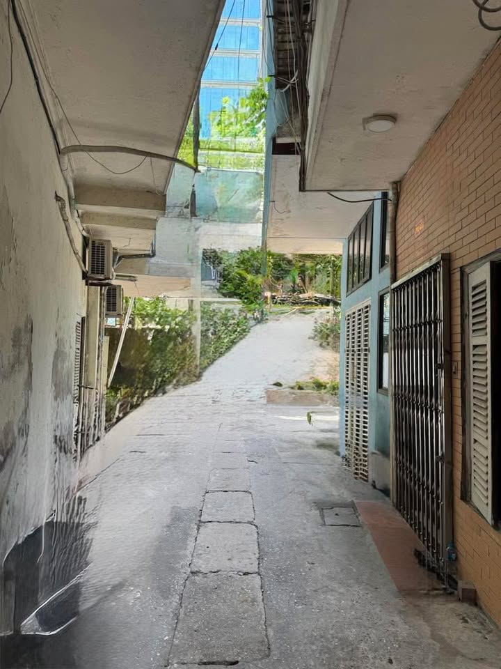 Nhà cấp 4 Giang Văn Minh 40m² giá 9 tỷ - Ô tô đỗ cửa, trung tâm Ba Đình!