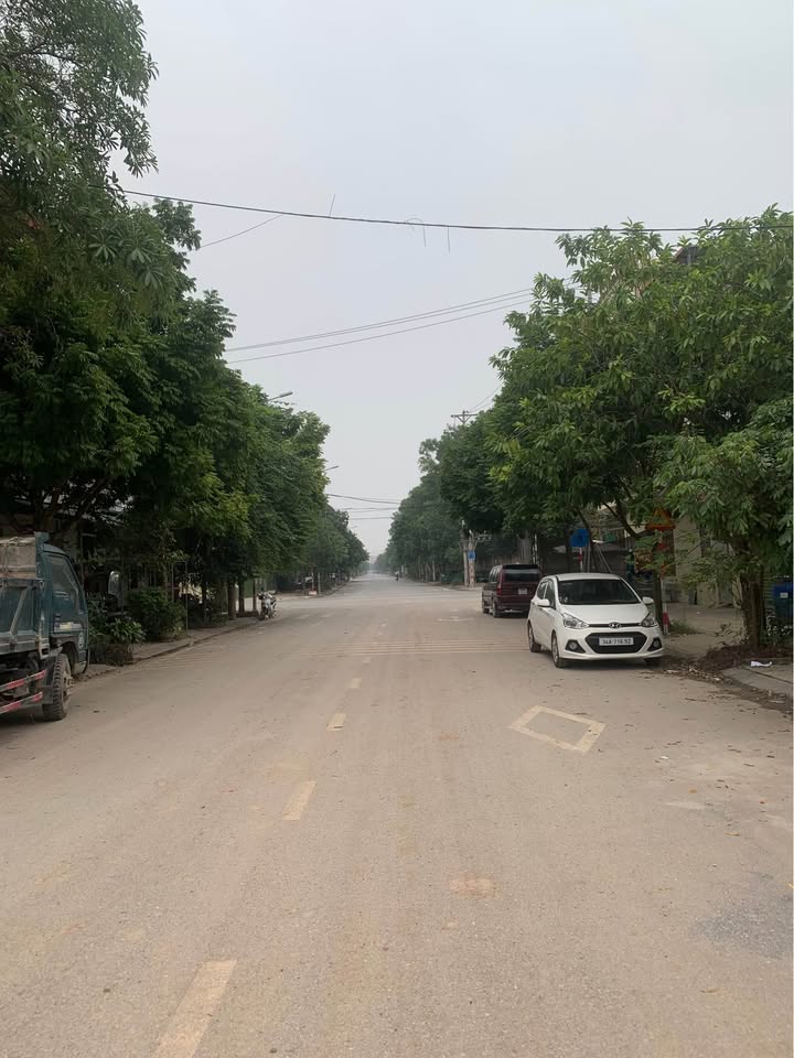 Cặp liền kề mặt đường Trần Văn Chuông, Phủ Lý 255m² - Vị trí vàng, kinh doanh thuận lợi!