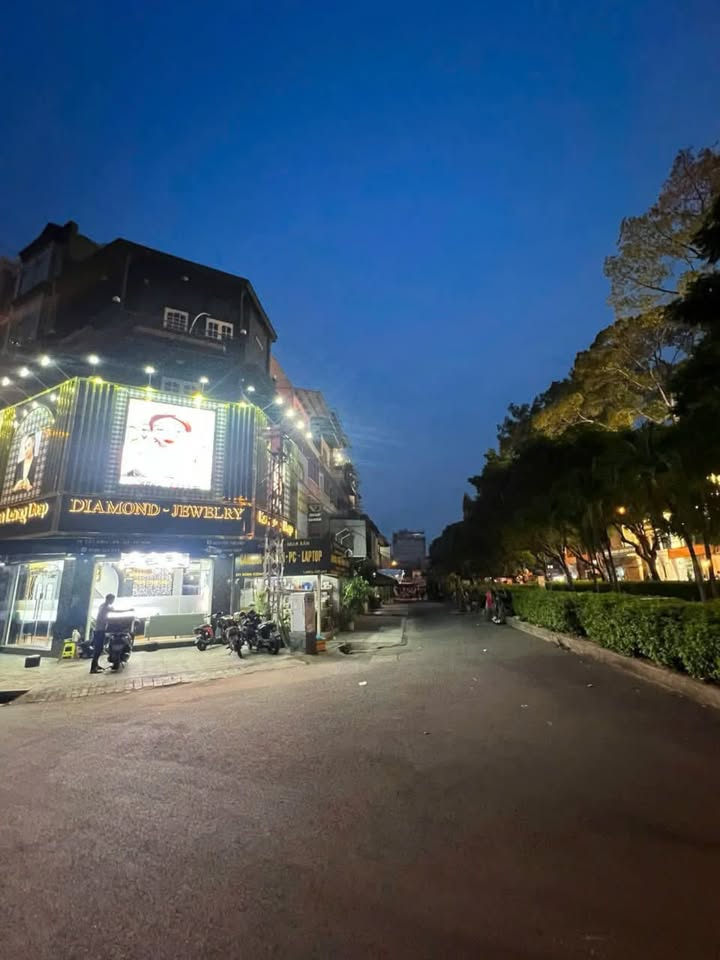 Nhà Mặt Tiền Chợ An Đông 64m² giá 32 tỷ - Vị trí kinh doanh đắc địa!