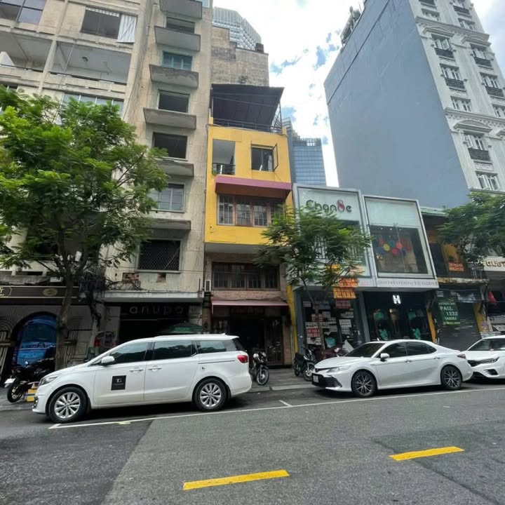 Nhà Mặt Tiền Đối Diện Khách Sạn Sheraton - Quận 1 - Giá 62 tỷ