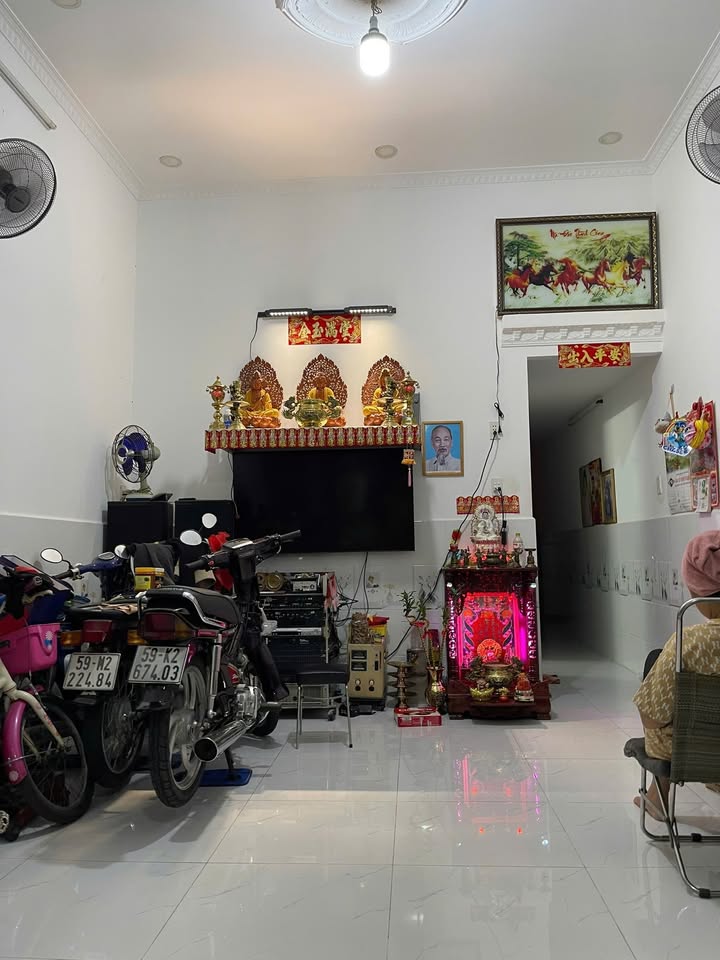 Nhà riêng ĐS41, P16, Q8 - 44m² giá 1.95 tỷ - Hẻm ô tô thuận tiện!