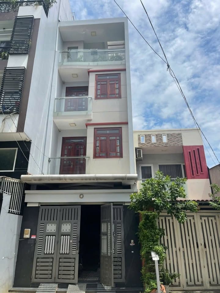 Nhà Gò Vấp 72m² giá 10.5 tỷ - Đường xe hơi thông thoáng!