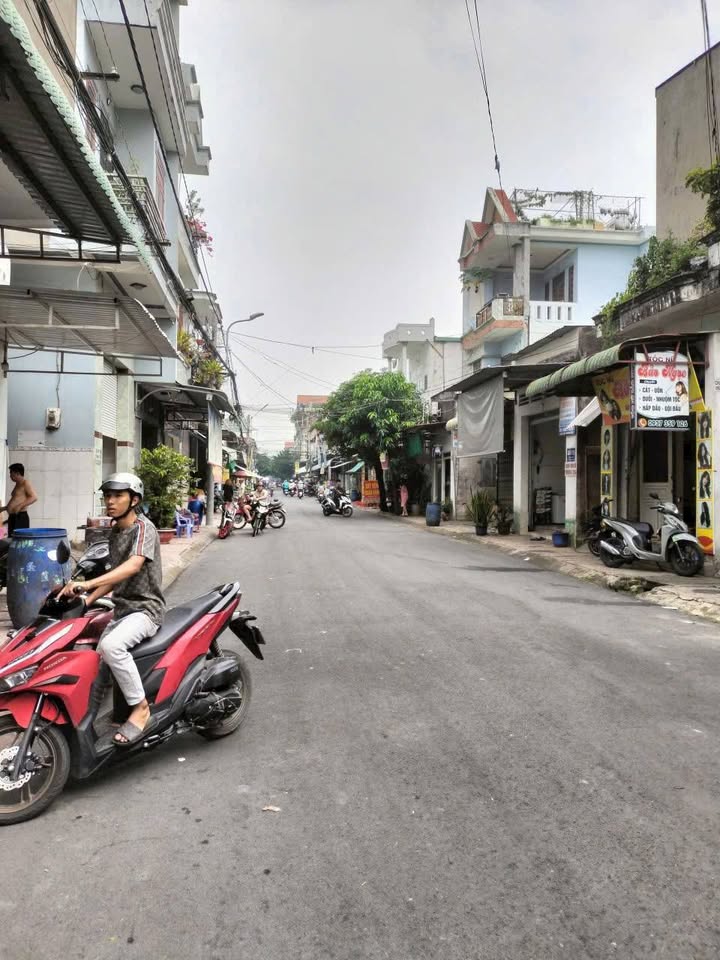 Nhà + 14 phòng trọ KDC 434 Bình Hòa 150m² giá 5 tỷ - Cơ hội đầu tư tuyệt vời!