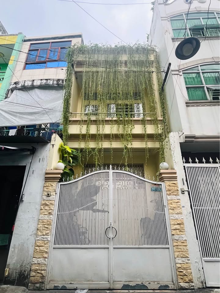 Nhà 3 tầng đường Cô Bắc, Phú Nhuận 56.1m² giá 12.8 tỷ - Vị trí đắc địa, ô tô vào tận nơi!