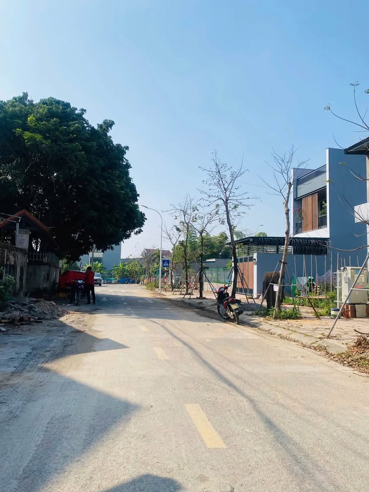 Lô đất đấu giá Hồ Bảo Sơn Liên Bảo Vĩnh Yên 125m² giá 4 tỷ - View vườn hoa tuyệt đẹp!