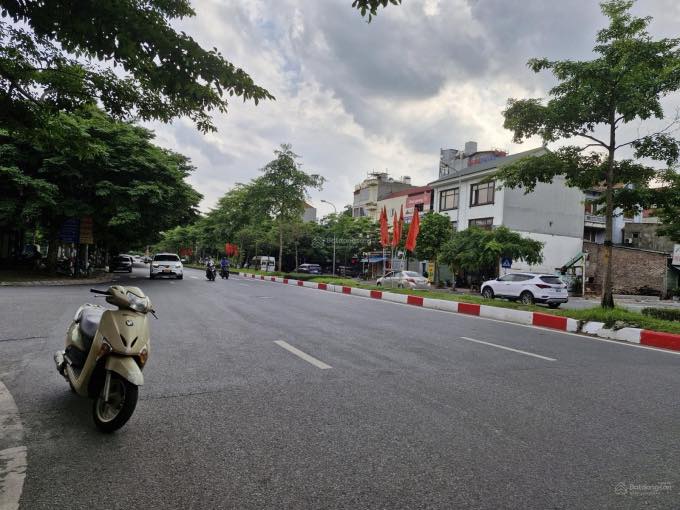 Đất bán mặt tiền đường Chu Huy Mân, Phúc Đồng 33m² giá 11 tỷ - Cơ hội đầu tư tuyệt vời!