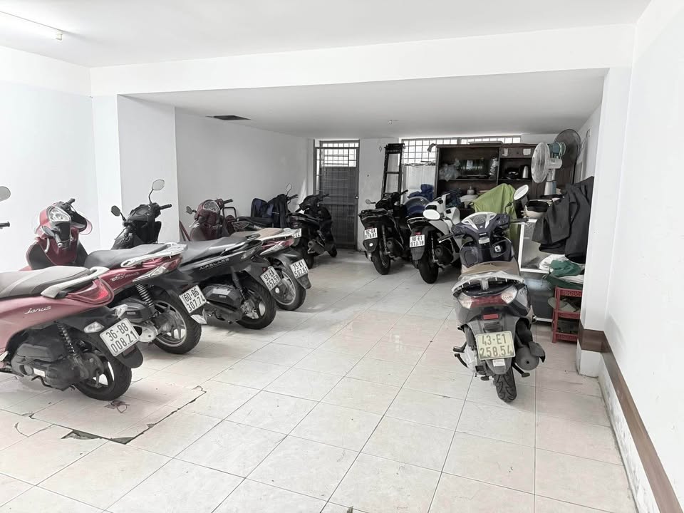 Căn hộ 7 tầng đường Nguyễn Xuân Khoát 96m² giá 20.5 tỷ - Đầu tư sinh lời ngay!