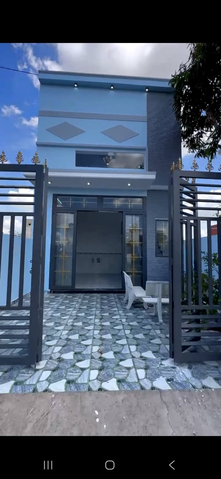 Nhà riêng Long Hòa, Cần Đước 122m² giá 1.53 tỷ - Thiết kế hiện đại, gần cầu Long Khê!