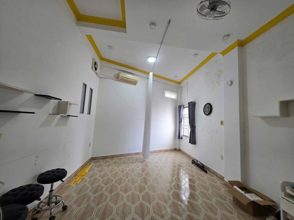 Nhà 3 tầng mặt tiền đường Phù Đổng, Nha Trang 67m² - Phù hợp kinh doanh mọi mặt hàng!