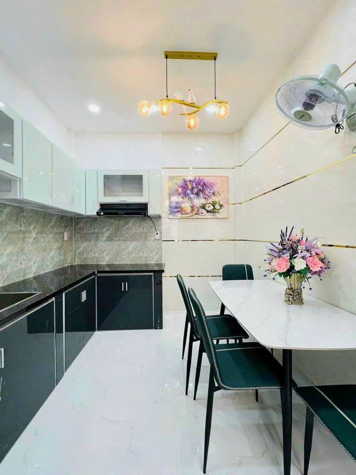 Nhà 1 trệt 1 lầu 48m² Hóc Môn giá 695 triệu - Sổ hồng chính chủ, gần trường học!