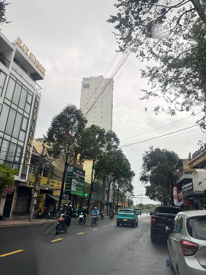 Nhà mặt tiền đường Hoàng Diệu, Nha Trang 141.8m² giá 24 tỷ - Cách biển chỉ 300m!