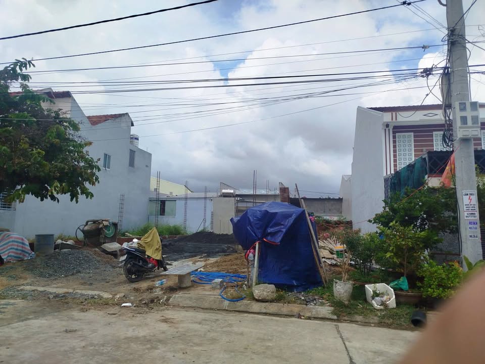 Đất nền Vĩnh Hiệp Nha Trang 120m² giá 4.1 tỷ - Sổ hồng lâu dài và vị trí thuận lợi!