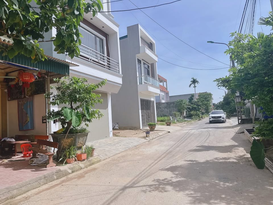 Đất nền mặt tiền đường Nông Trang, Việt Trì 99m² - Giá chỉ 4 tỷ!