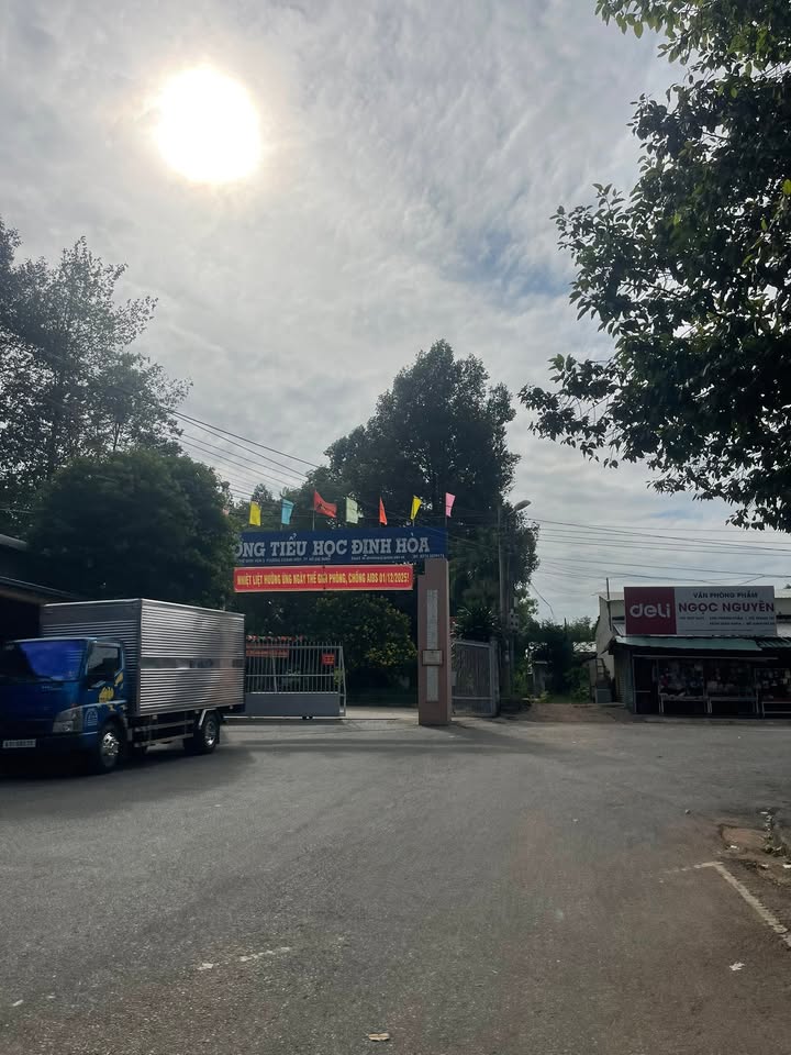 Mặt tiền FrontHouse Định Hoà 141.4m² giá 2.6 tỷ - Vị trí đắc địa đối diện CF Vườn Vui Vẻ!