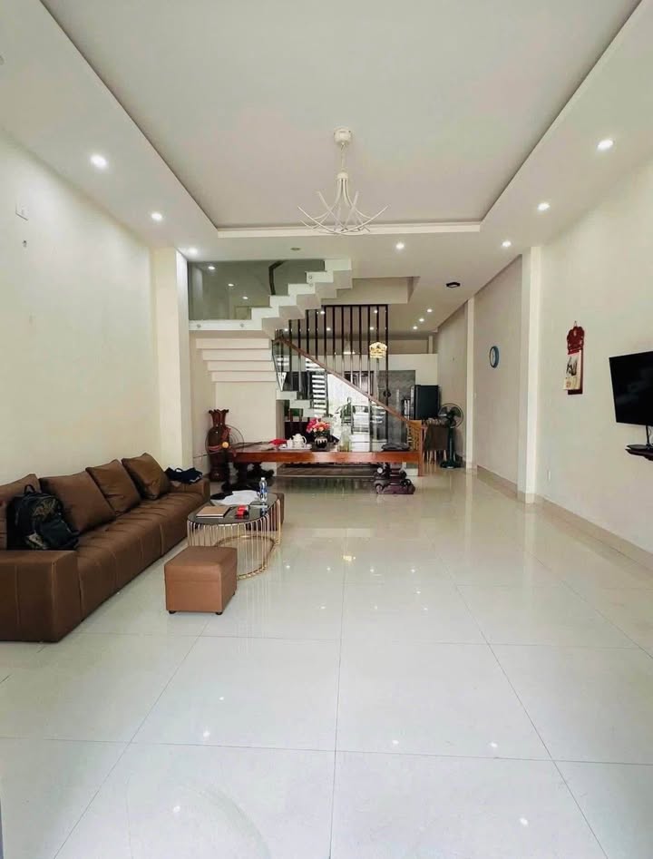 Cho thuê nhà mặt tiền đường An Thượng, Đà Nẵng 80m² - Phù hợp làm spa, ở liền!