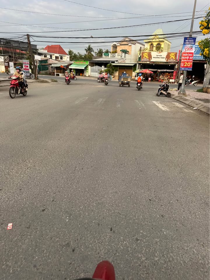 Nhà mặt tiền Long Phước - Cơ hội đầu tư sinh lời hấp dẫn!