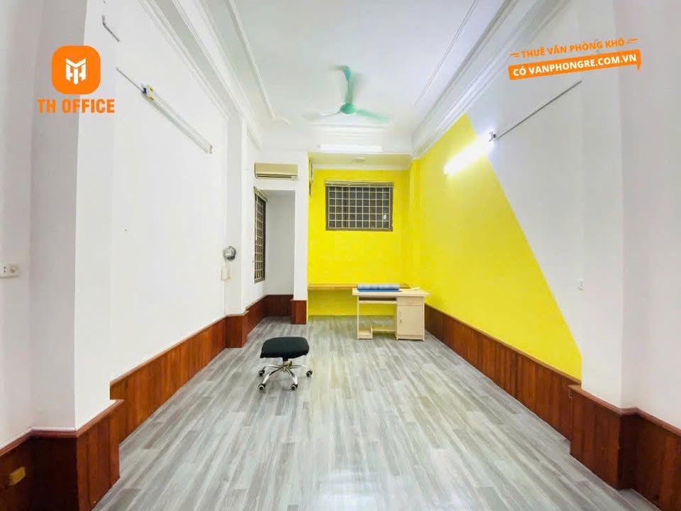 Văn phòng cho thuê quận Đống Đa 30m² giá 5 triệu - Thiết kế thông minh, ánh sáng tự nhiên!