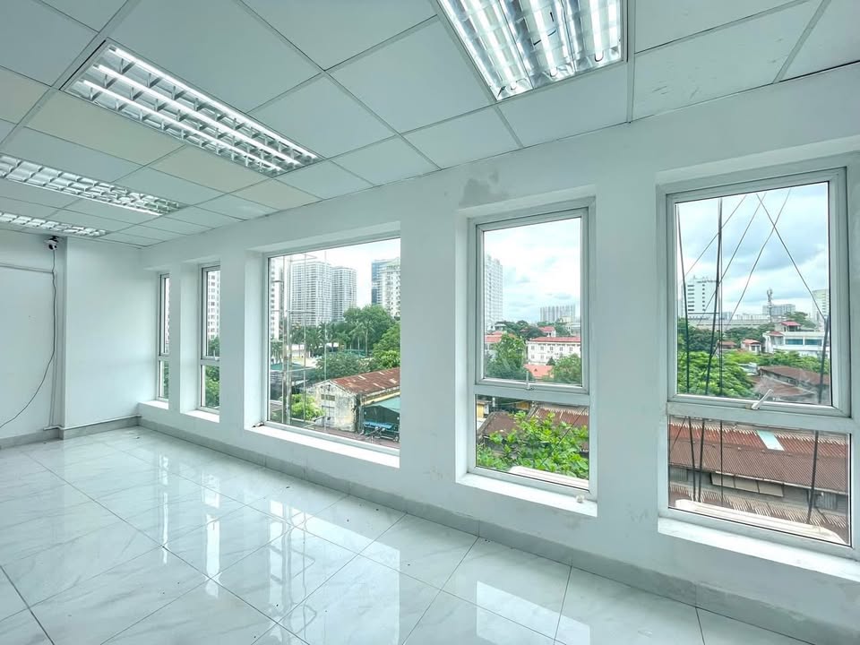 Văn phòng cho thuê 100m² tại Ngụy Như Kon Tum, Thanh Xuân - Giá 20 triệu, view thoáng