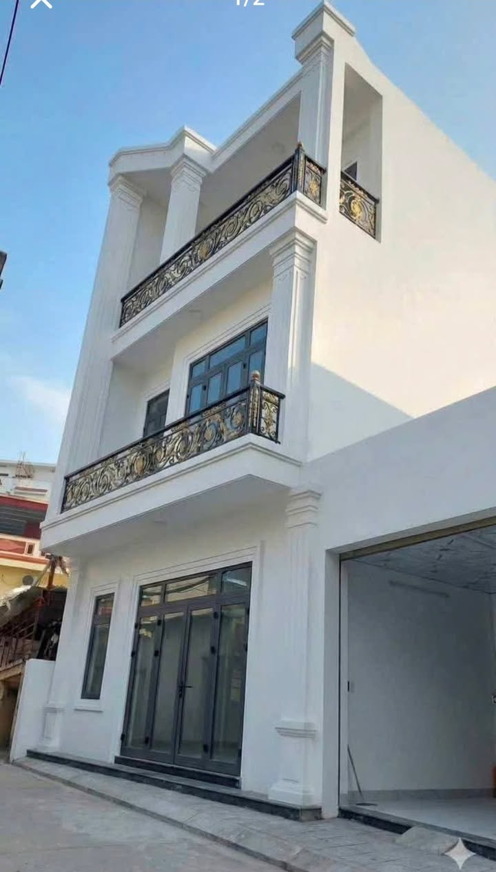 Nhà 3 tầng độc lập tại Vườn Hoa Chéo, Kiến An, Hải Phòng - Giá 3 tỷ, đầy đủ tiện ích!