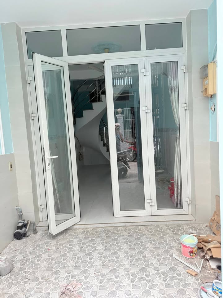 Nhà thuê quận 7 đường Nguyễn Văn Quỳ 38.5m² giá 7.5 triệu - Nhà mới sửa lại, hẻm rộng rãi!