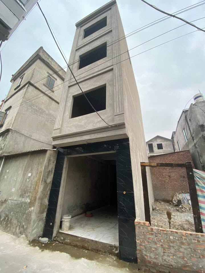 Nhà 4 Tầng Tổ 8 Quang Minh 30m² giá 1.3 tỷ - Thiết kế hiện đại, tiện nghi đầy đủ!