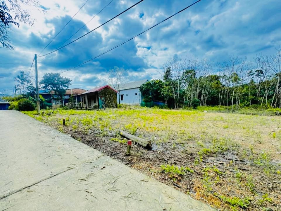 Đất nền Phong Sơn 122m² giá 200 triệu - Phong thủy tốt, dân cư đông đúc!