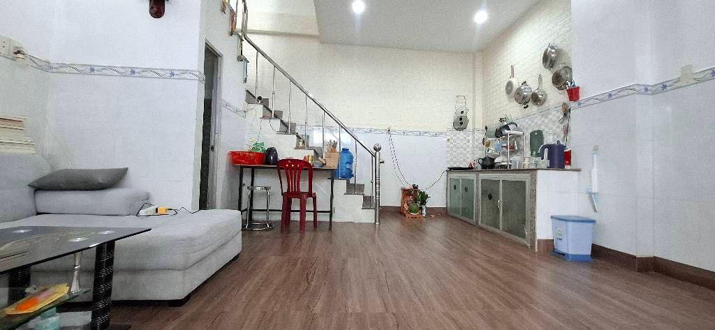 Nhà bán gấp tại Linh Xuân, Thủ Đức 40m² chỉ 2 tỷ - Sổ hồng riêng sẵn sàng!