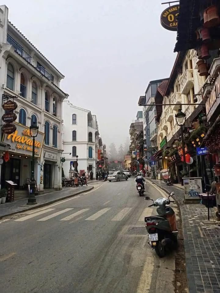 FrontHouse Cầu Mây Sa Pa 230m² giá 60 tỷ - Vị trí đắc địa hiếm có!