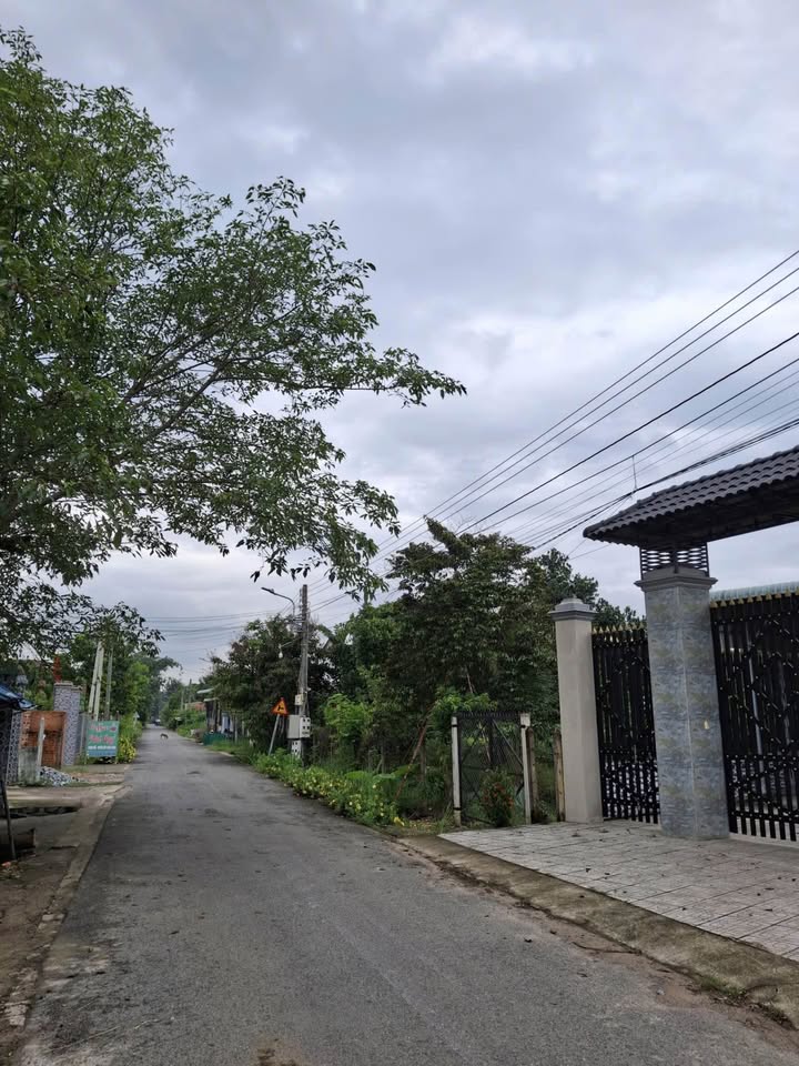 Đất nền 2150m² đường ĐX 41, Phú An, Bến Cát - Giá chỉ 12.9 tỷ VND!