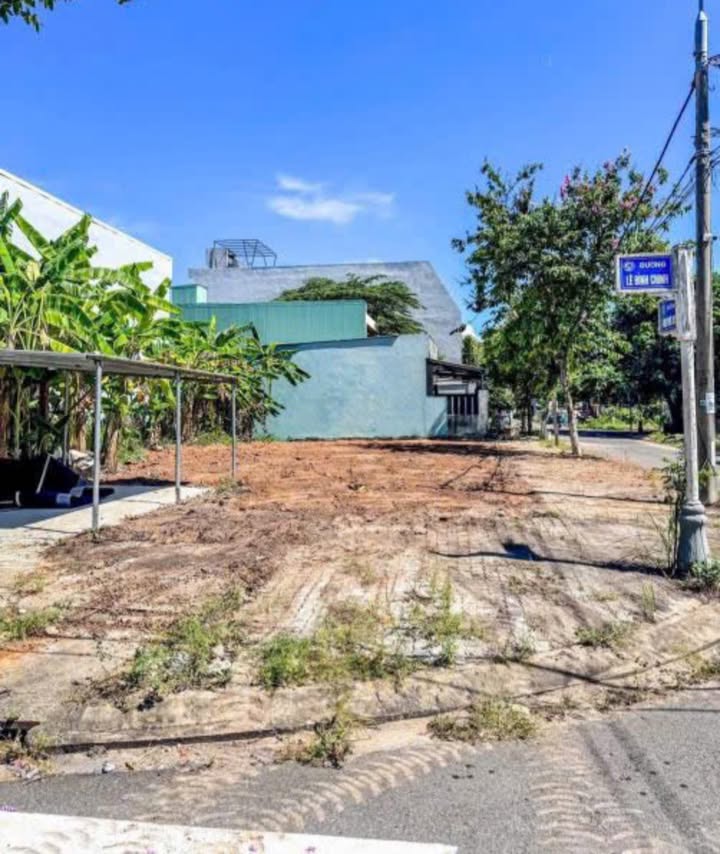 Đất nền lô góc đường Lê Đình Chinh, Đà Nẵng, 166m² - Giá tốt chỉ 7.6 tỷ!