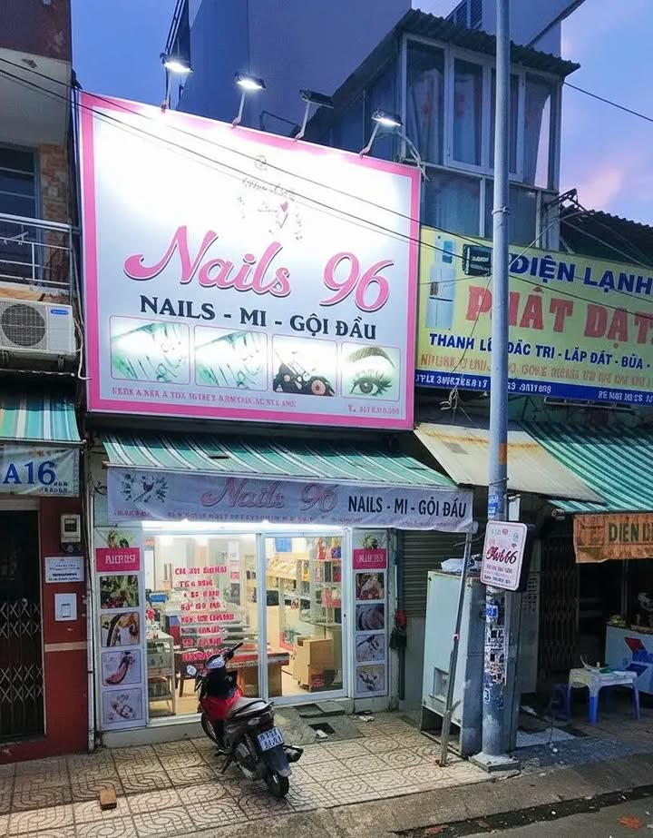 FrontHouse Quận Tân Phú 13m² giá 2.75 tỷ - Mặt tiền đông đúc, sẵn sàng kinh doanh!